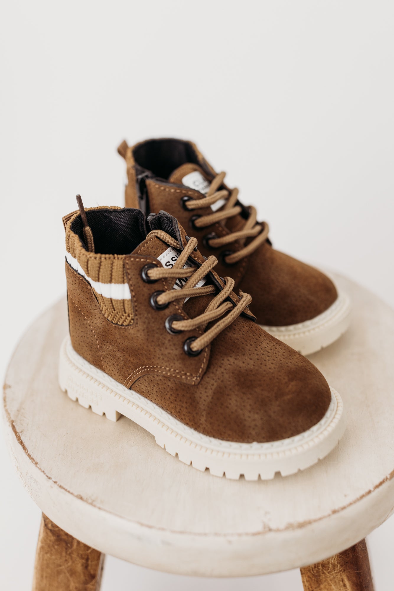 Lace Up Chelsea Boots Stripe Detail | Walnut