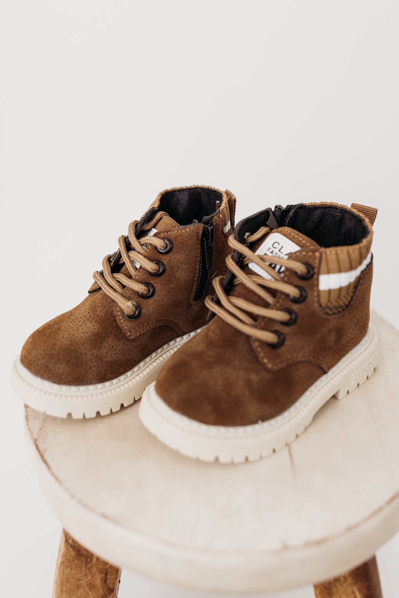 Lace Up Chelsea Boots Stripe Detail | Walnut