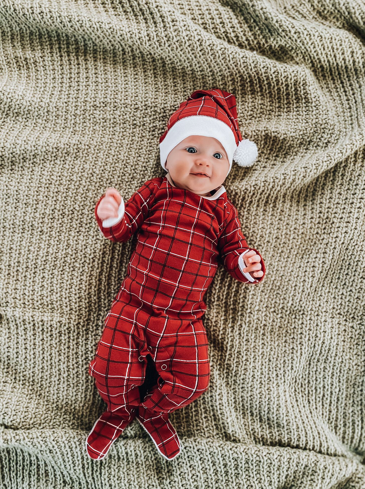 Organic Holiday Footie & Cap Set in Santa Baby