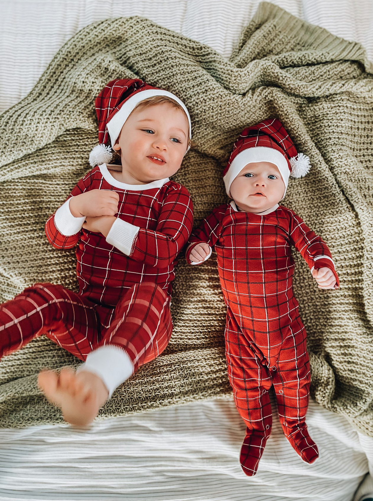 Organic Holiday Footie & Cap Set in Santa Baby